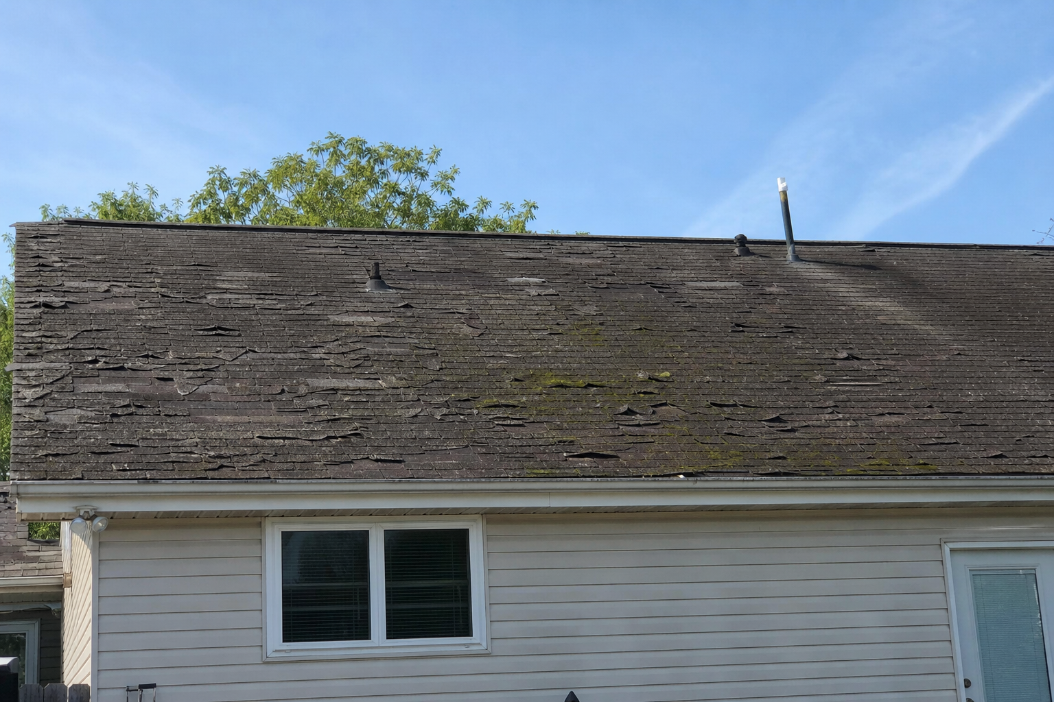 A Step-by-Step Guide: What To Expect When You Need a New Roof