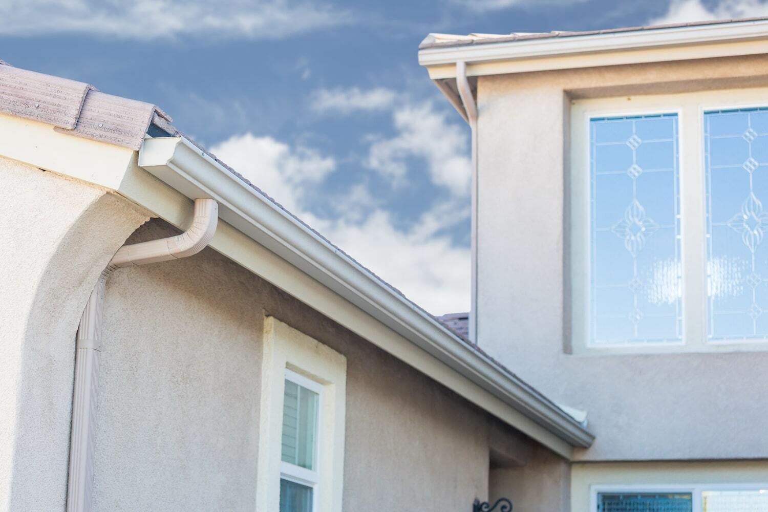 10 Benefits of Installing Seamless Gutters
